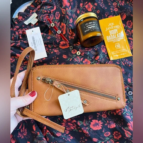 Sundance and Free People Bundle • $8 start for Christy G • four items included - Picture 4 of 7
